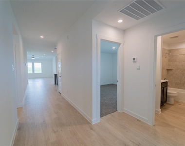 3827 Pierce Place Lane - Photo Thumbnail 2