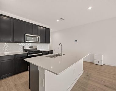 3827 Pierce Place Lane - Photo Thumbnail 15