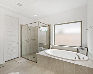 18419 Circle Bar Ranch Court - Photo Thumbnail 22