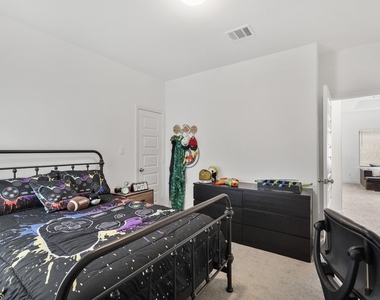 18419 Circle Bar Ranch Court - Photo Thumbnail 30