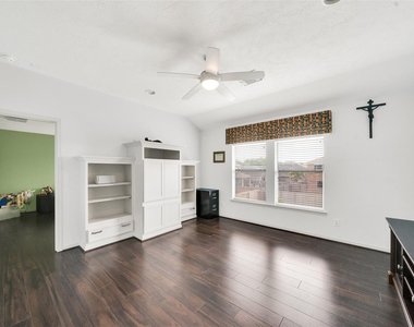 5522 Brookhollow Oaks Trail - Photo Thumbnail 17