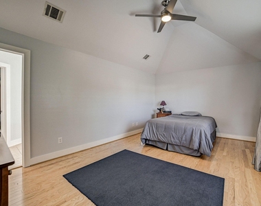 5838 Larkin Street - Photo Thumbnail 36