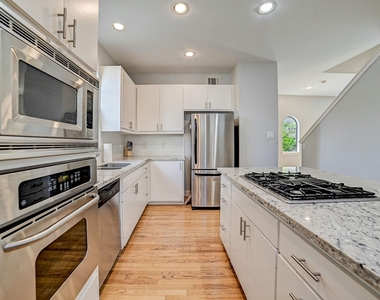 5838 Larkin Street - Photo Thumbnail 12