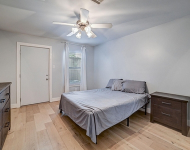 5838 Larkin Street - Photo Thumbnail 5