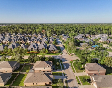 138 Meadow Grove Drive - Photo Thumbnail 3