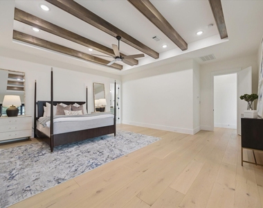 431 W 30th Street - Photo Thumbnail 13