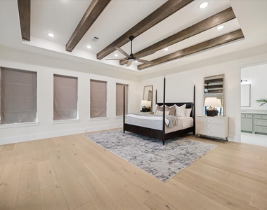 431 W 30th Street - Photo Thumbnail 14