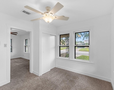 512 Gale Street - Photo Thumbnail 7