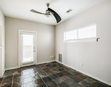 2364 Arlington Street - Photo Thumbnail 7
