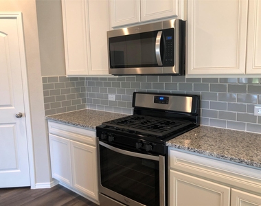 9224 Inland Leather Lane - Photo Thumbnail 6