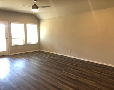 9224 Inland Leather Lane - Photo Thumbnail 3