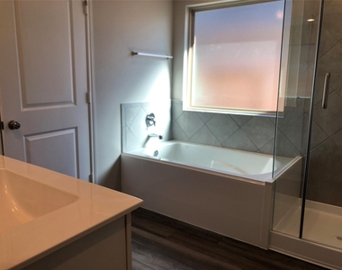 9224 Inland Leather Lane - Photo Thumbnail 10