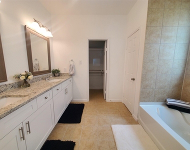 11218 Beverley Park Street - Photo Thumbnail 19