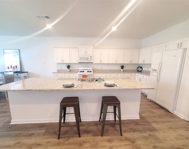 11218 Beverley Park Street - Photo Thumbnail 5