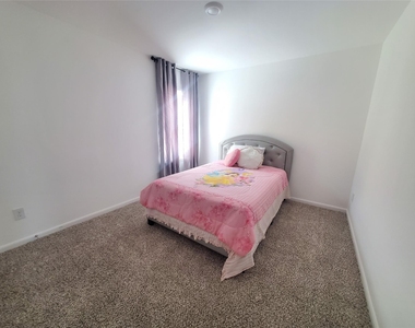 11218 Beverley Park Street - Photo Thumbnail 22