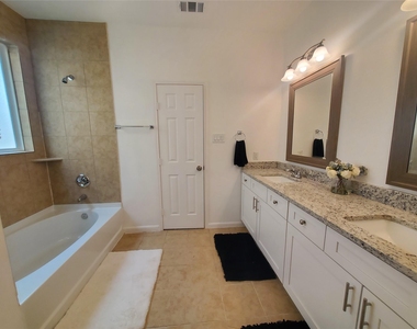 11218 Beverley Park Street - Photo Thumbnail 20