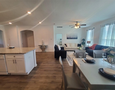 11218 Beverley Park Street - Photo Thumbnail 13
