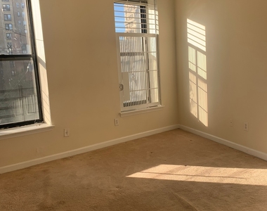 2728 Broadway - Photo Thumbnail 4