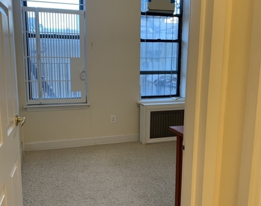 2728 Broadway - Photo Thumbnail 3