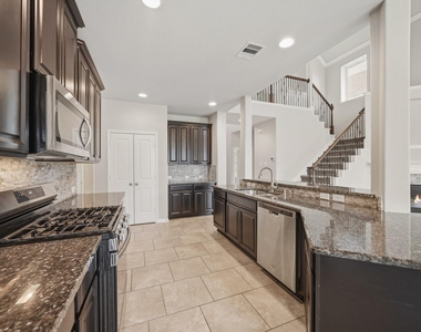 223 Auburn Shores Court - Photo Thumbnail 8