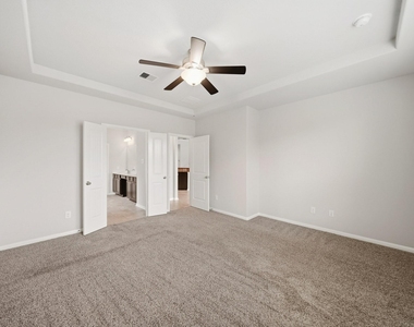 223 Auburn Shores Court - Photo Thumbnail 13