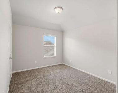 223 Auburn Shores Court - Photo Thumbnail 23