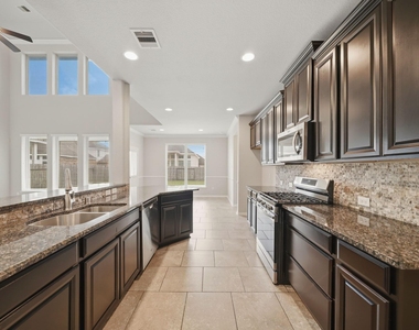 223 Auburn Shores Court - Photo Thumbnail 7