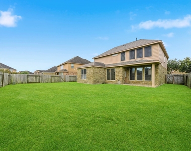 223 Auburn Shores Court - Photo Thumbnail 25