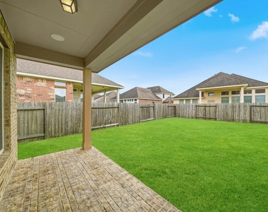 223 Auburn Shores Court - Photo Thumbnail 24