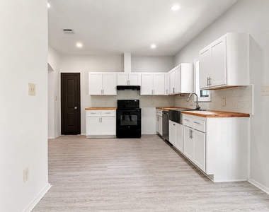 11611 Walraven Drive - Photo Thumbnail 7