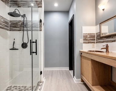 11611 Walraven Drive - Photo Thumbnail 10