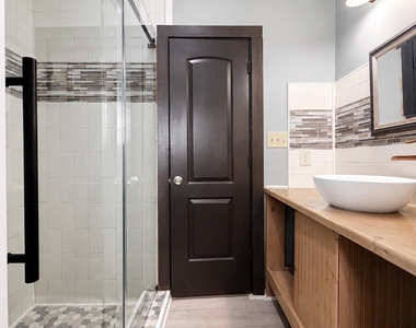 11611 Walraven Drive - Photo Thumbnail 16