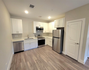 1720 Crestdale Dr Drive - Photo Thumbnail 3