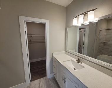 1720 Crestdale Dr Drive - Photo Thumbnail 9