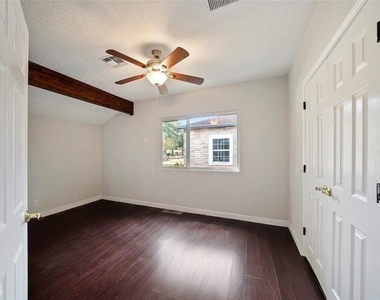6526 Westview Drive - Photo Thumbnail 12