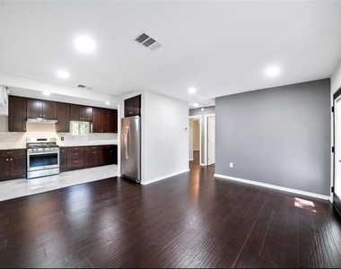 6526 Westview Drive - Photo Thumbnail 3