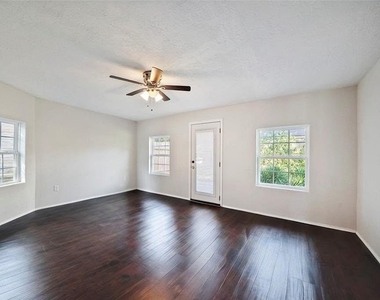6526 Westview Drive - Photo Thumbnail 7