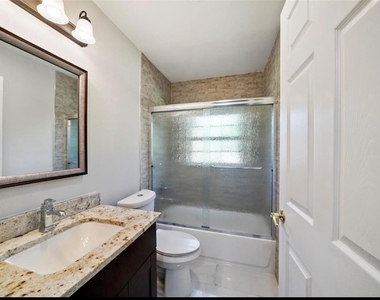 6526 Westview Drive - Photo Thumbnail 6