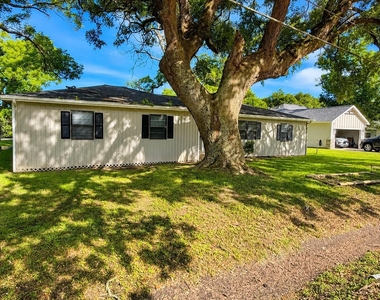 819 W Kyle Road - Photo Thumbnail 1
