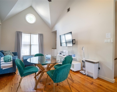 604 W Drew Street - Photo Thumbnail 12