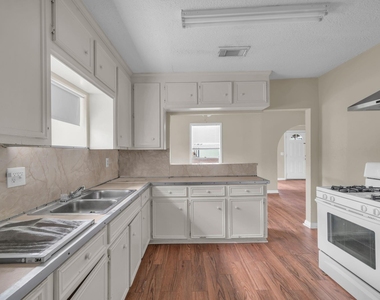 7304 Kinney Street - Photo Thumbnail 15