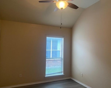 20218 Benton Springs Lane - Photo Thumbnail 8