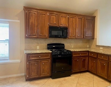 20218 Benton Springs Lane - Photo Thumbnail 12