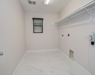 16430 Williamstown Drive - Photo Thumbnail 36