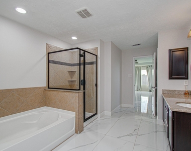 16430 Williamstown Drive - Photo Thumbnail 24