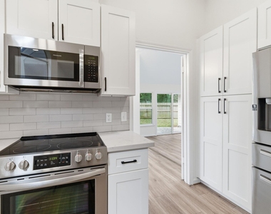 23 Cedar Chase Place - Photo Thumbnail 13
