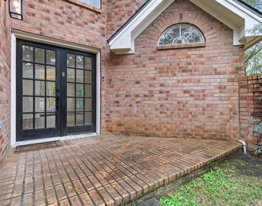 23 Cedar Chase Place - Photo Thumbnail 3