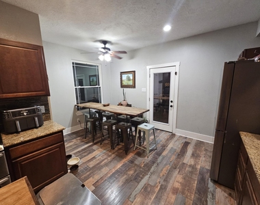 409 Perkins Avenue - Photo Thumbnail 4