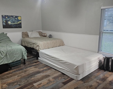 409 Perkins Avenue - Photo Thumbnail 11