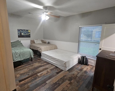 409 Perkins Avenue - Photo Thumbnail 10